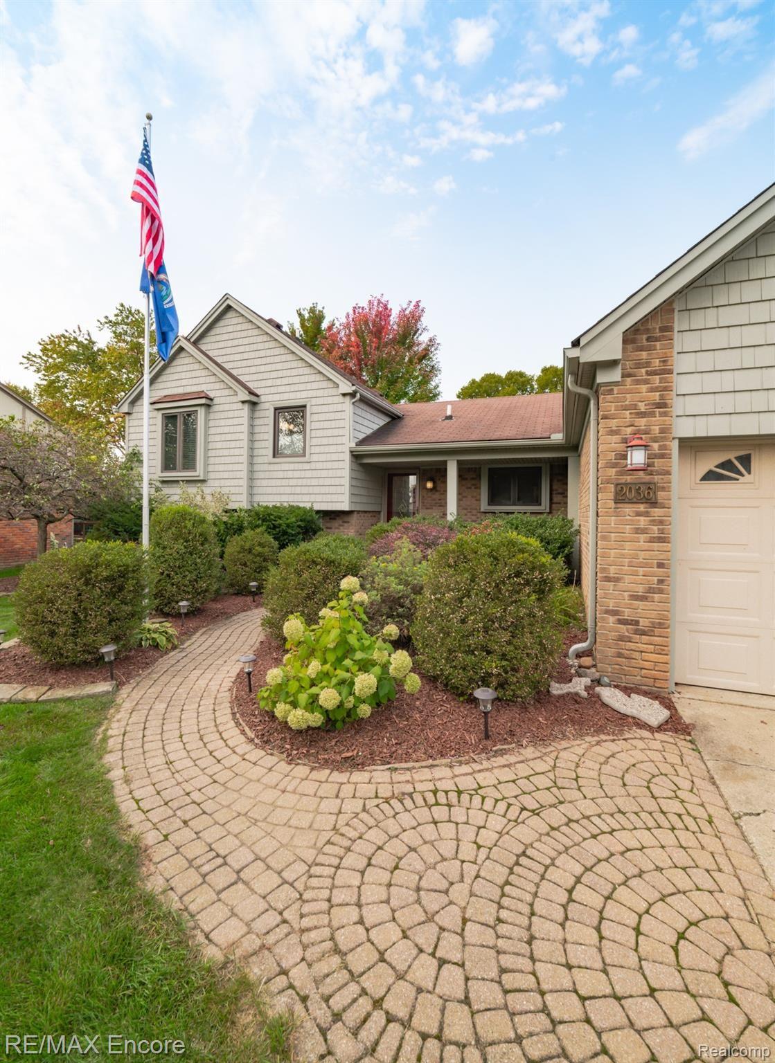 2036 Cumberland Road Rochester, MI 48307 - Photo 6 of 57 2036 Cumberland Rd-6.jpg