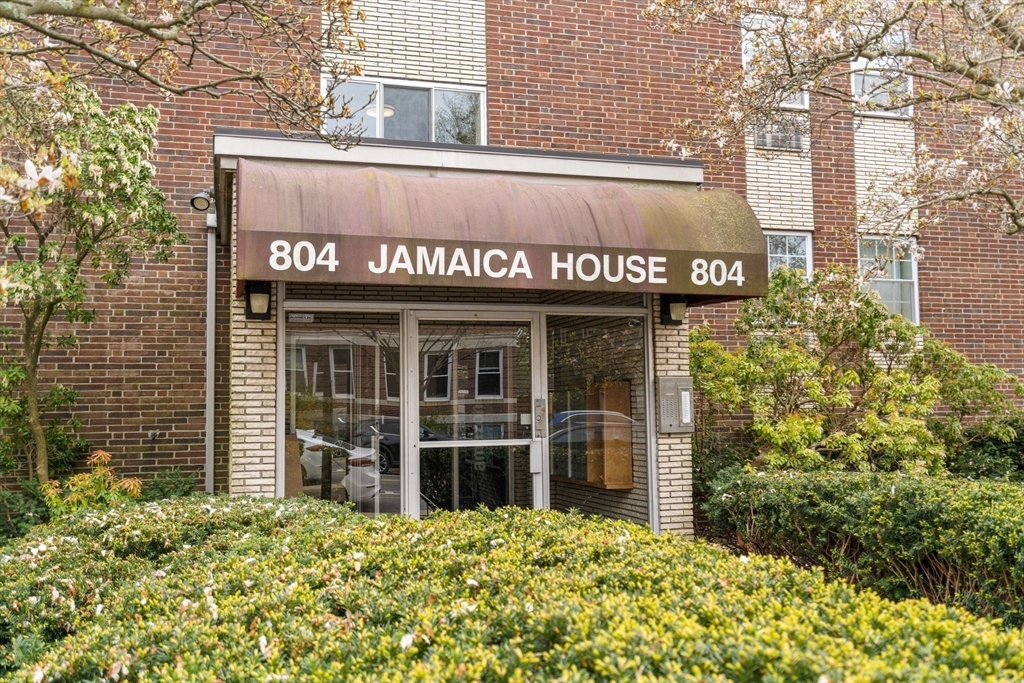 804 Centre Street, Unit 104 Boston, MA 02130 - Photo 21 of 32