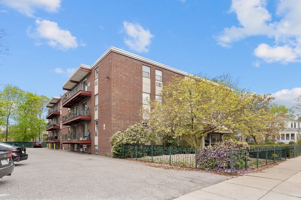 804 Centre Street, Unit 104 Boston, MA 02130 - Photo 22 of 32 a front view of a building