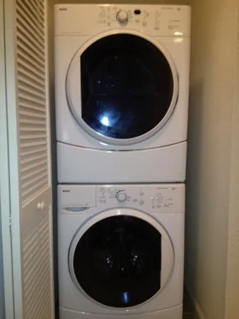 a close up view of a washer and dryer