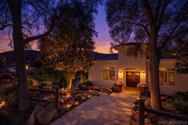 $950,000 | 28328 Kettering Lane, Escondido, CA 92026