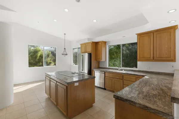 $950,000 | 28328 Kettering Lane, Escondido, CA 92026