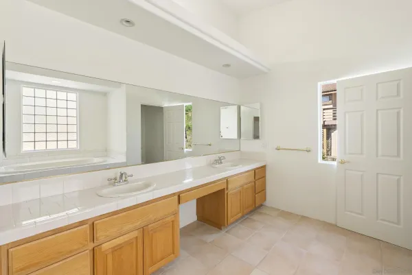 $950,000 | 28328 Kettering Lane, Escondido, CA 92026