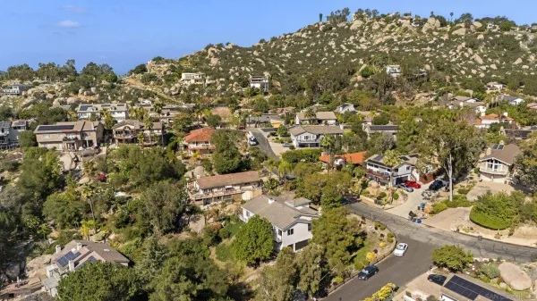 $950,000 | 28328 Kettering Lane, Escondido, CA 92026