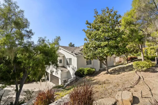 $950,000 | 28328 Kettering Lane, Escondido, CA 92026