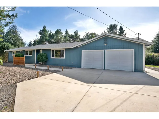 $539,500 | 2034 45th Court, Florence, OR 97439