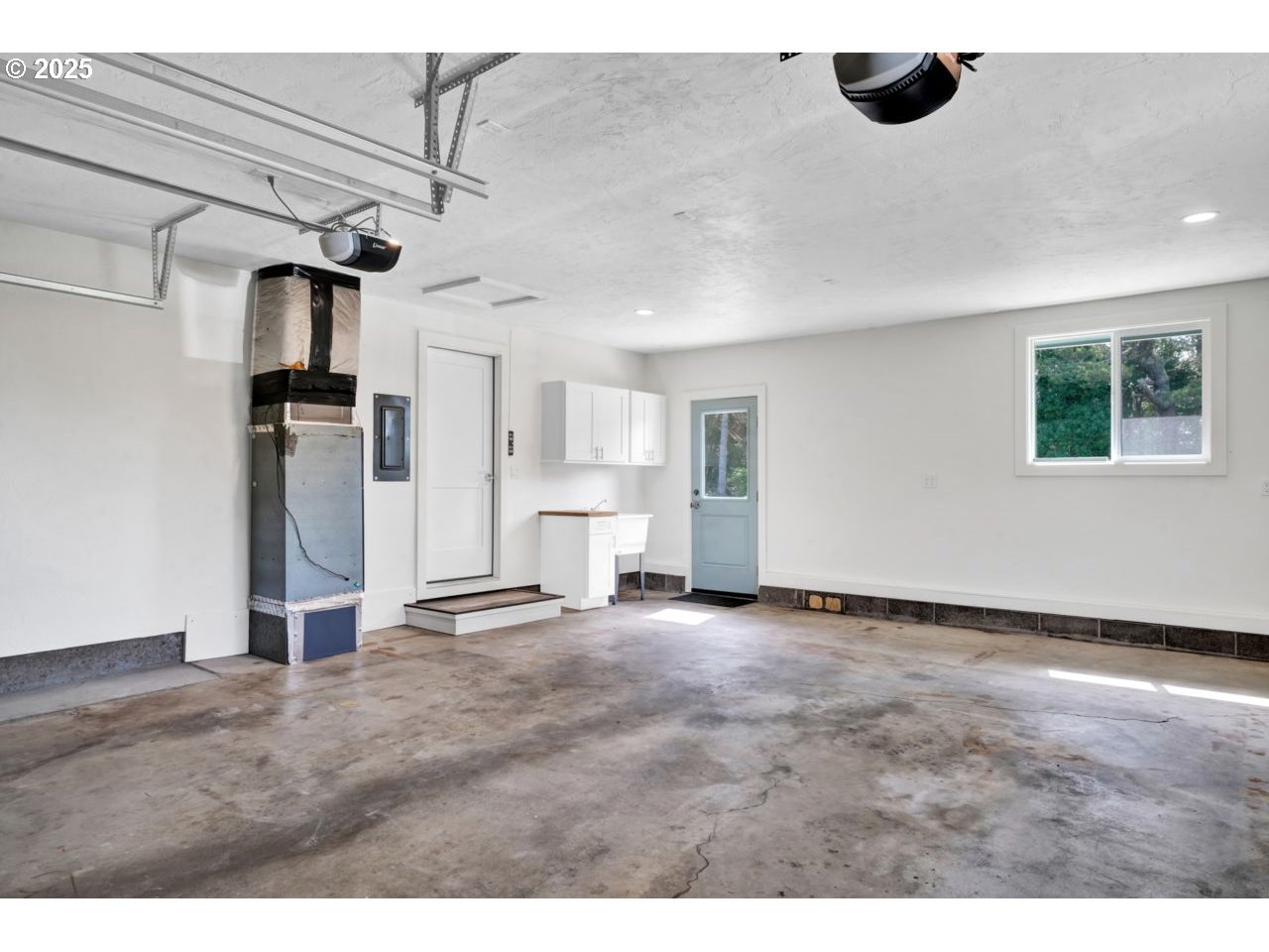 2034 45th Court Florence, OR 97439 - Photo 33 of 42