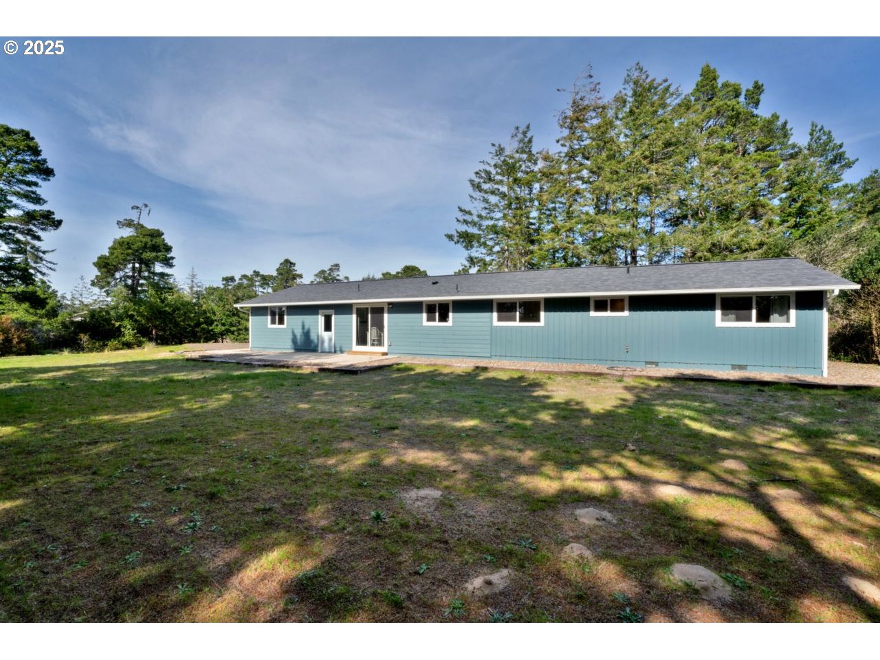 2034 45th Court Florence, OR 97439 - Photo 37 of 42