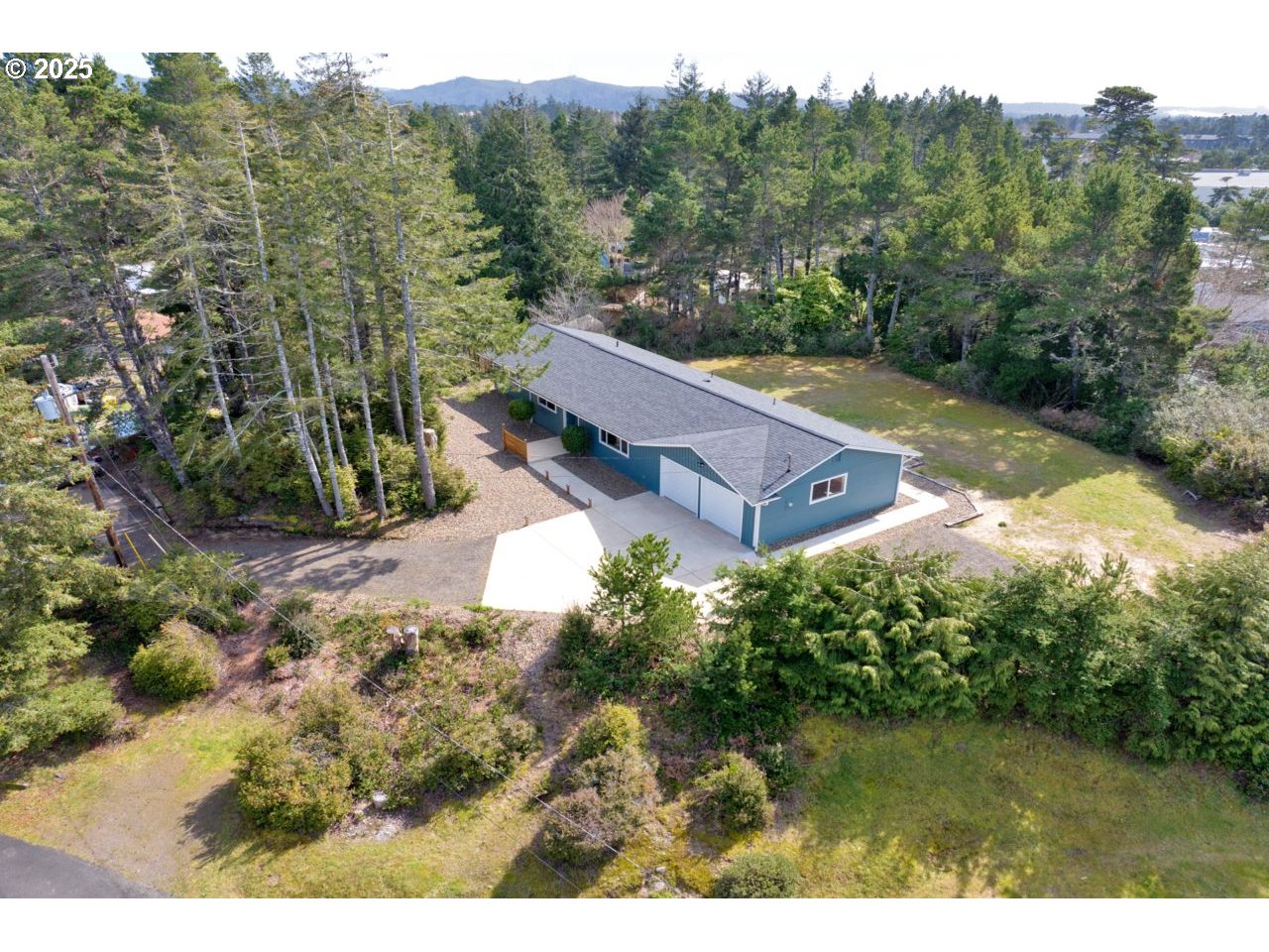 2034 45th Court Florence, OR 97439 - Photo 40 of 42