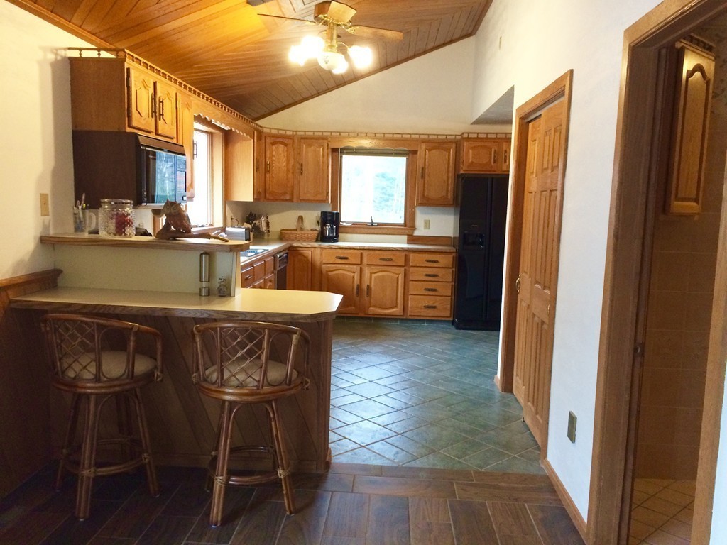 245 S Road Templeton, MA 01468 - Photo 10 of 25