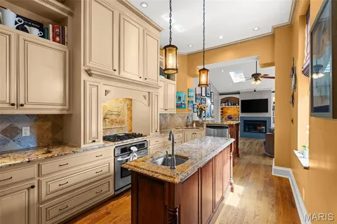 $754,900 | 1911 Hickory Street, St. Louis, MO 63104
