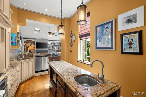 $754,900 | 1911 Hickory Street, St. Louis, MO 63104