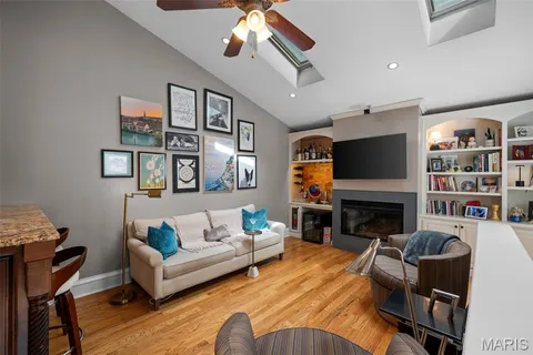 $754,900 | 1911 Hickory Street, St. Louis, MO 63104