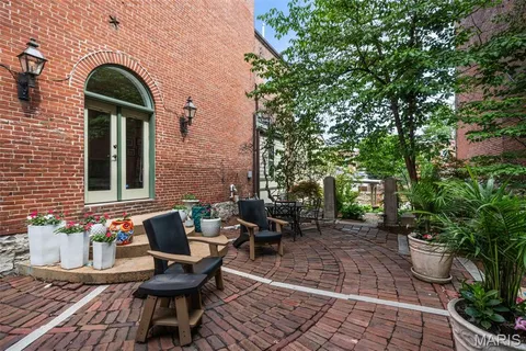 $754,900 | 1911 Hickory Street, St. Louis, MO 63104