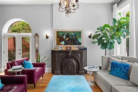 $754,900 | 1911 Hickory Street, St. Louis, MO 63104