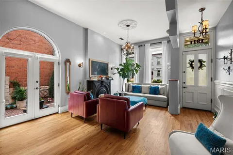 $754,900 | 1911 Hickory Street, St. Louis, MO 63104
