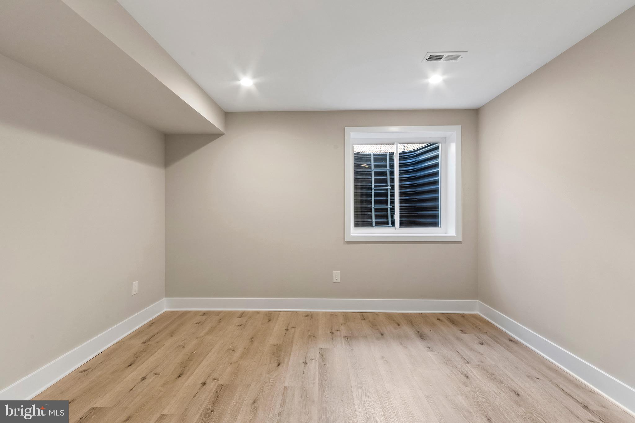 1813 Tasker Street Philadelphia, PA 19145 - Photo 30 of 30