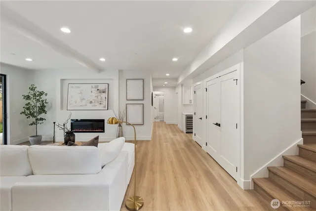 $1,980,000 | 19926 68th Avenue Northeast, Kenmore, WA 98028