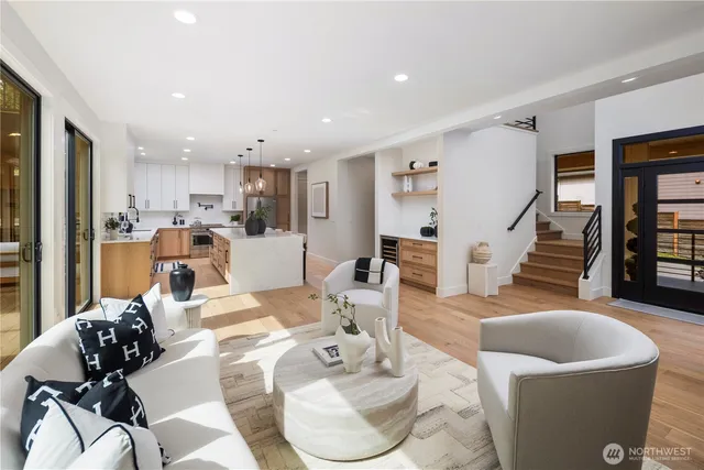 $1,980,000 | 19926 68th Avenue Northeast, Kenmore, WA 98028