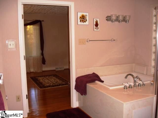 1793 Pooletown Road Laurens, SC 29360 - Photo 14 of 23 Gallery Image 14