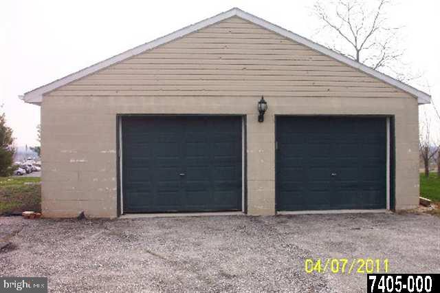 65 Kern Road York, PA 17406 - Photo 3 of 11