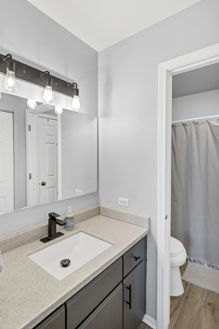 1215 Robin Drive Carol Stream, IL 60188 - Photo 17 of 25