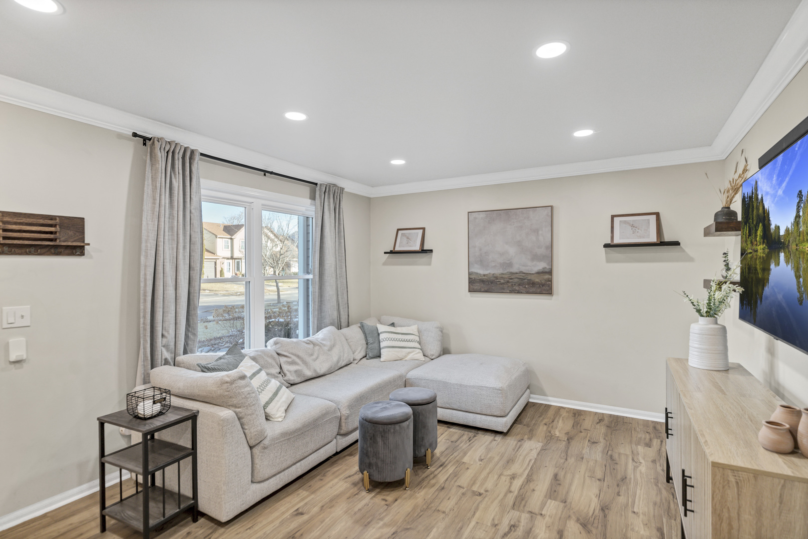 1215 Robin Drive Carol Stream, IL 60188 - Photo 3 of 25