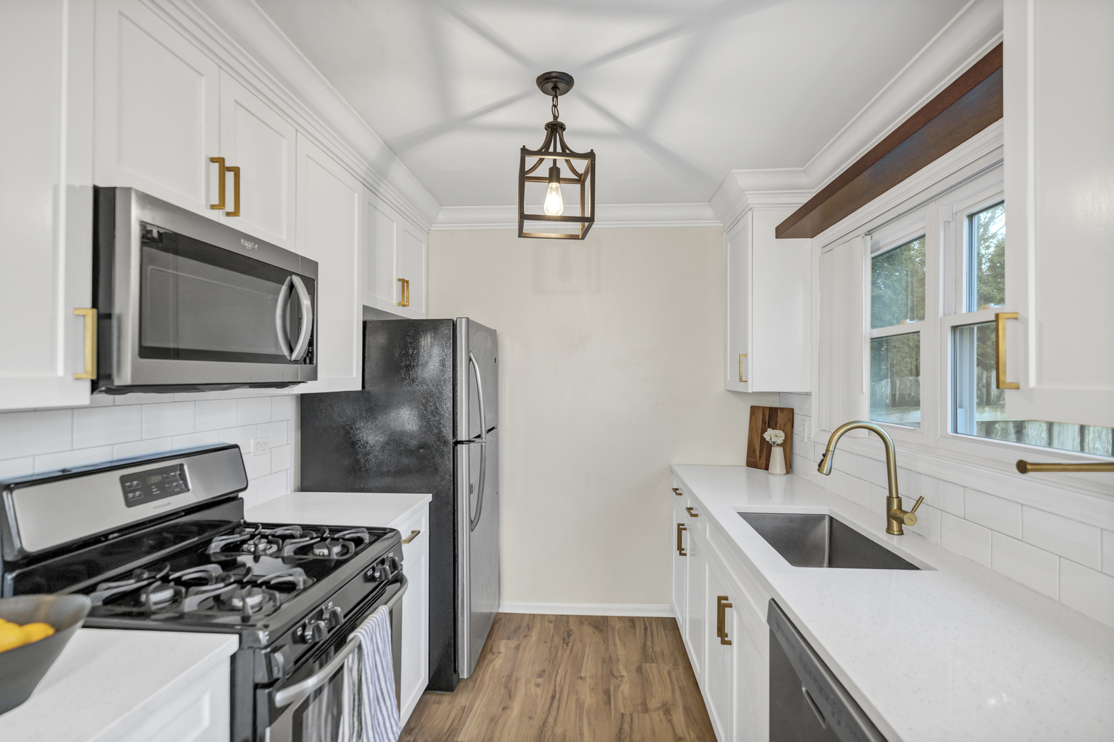 1215 Robin Drive Carol Stream, IL 60188 - Photo 8 of 25