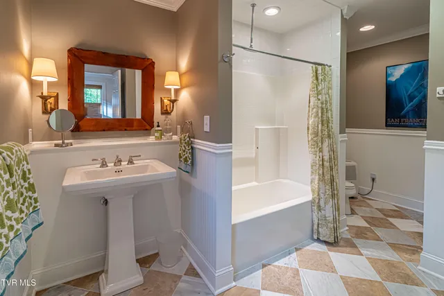 $883,000 | 16020 Mendota Road, Abingdon, VA 24210