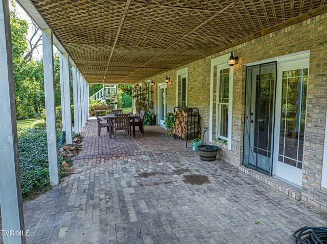 $883,000 | 16020 Mendota Road, Abingdon, VA 24210