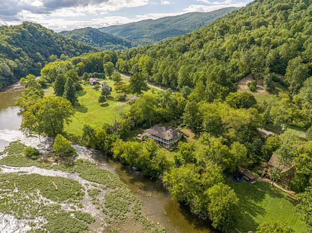 $883,000 | 16020 Mendota Road, Abingdon, VA 24210