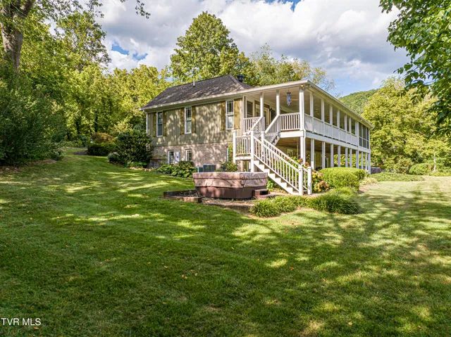 $883,000 | 16020 Mendota Road, Abingdon, VA 24210