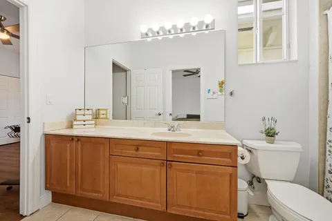$450,000 | 518 North Federal Highway, Unit 14, Lake Worth, FL 33460