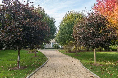 99 Flying Point Road, Southampton, NY 11968