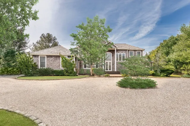 $125,000 | 99 Flying Point Road, Southampton, NY 11968