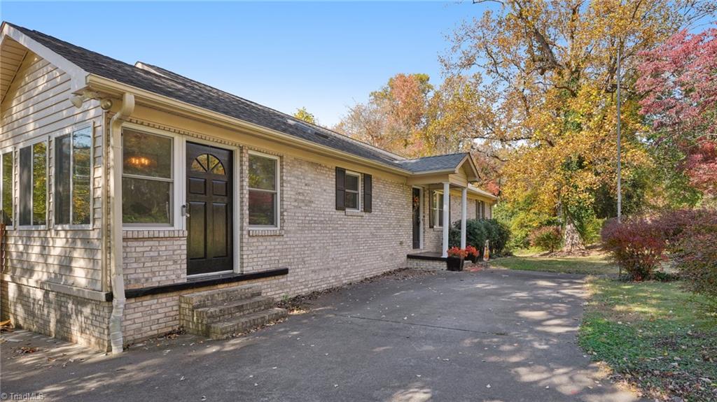 1608 Sharon Road Winston-Salem, NC 27103 - Photo 3 of 45 Gallery Image 3