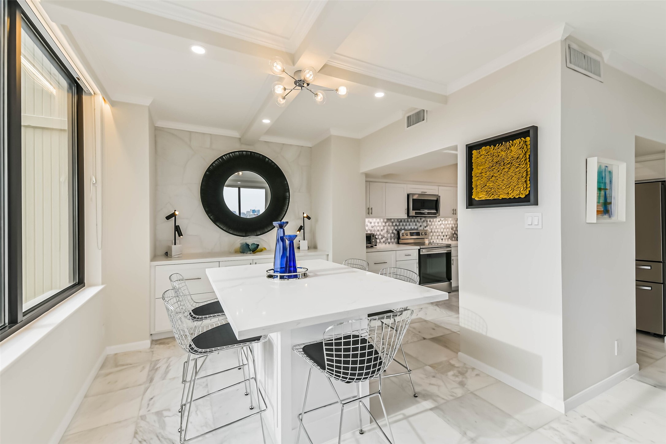 14 Greenway Plaza, Unit 15P Houston, TX 77046 - Photo 6 of 25 a living room with furniture and kitchen view