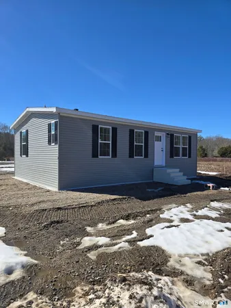 $122,195 | 10-421 Norwich-Westerly Road, North Stonington, CT 06359