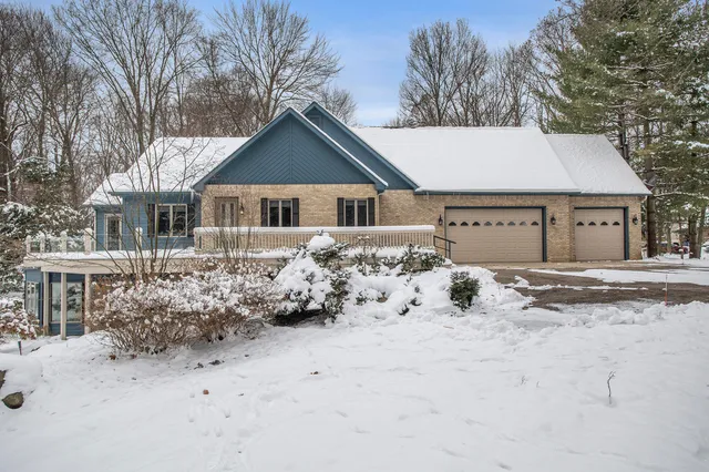 $625,000 | 15685 Kesselwood Trail, Marshall, MI 49068