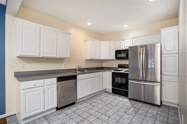 $625,000 | 15685 Kesselwood Trail, Marshall, MI 49068