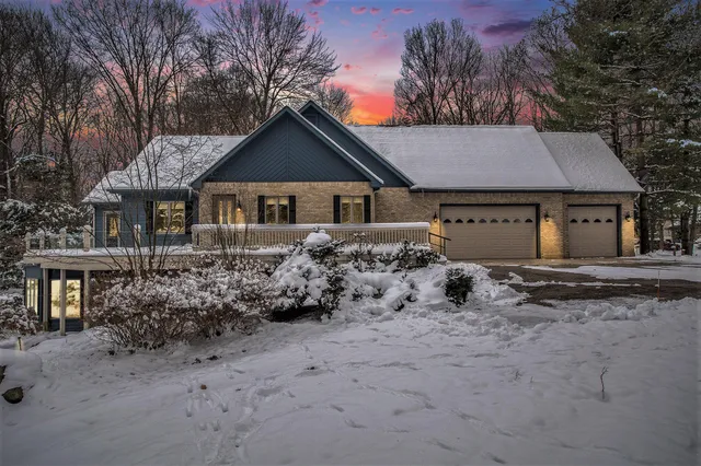 $625,000 | 15685 Kesselwood Trail, Marshall, MI 49068