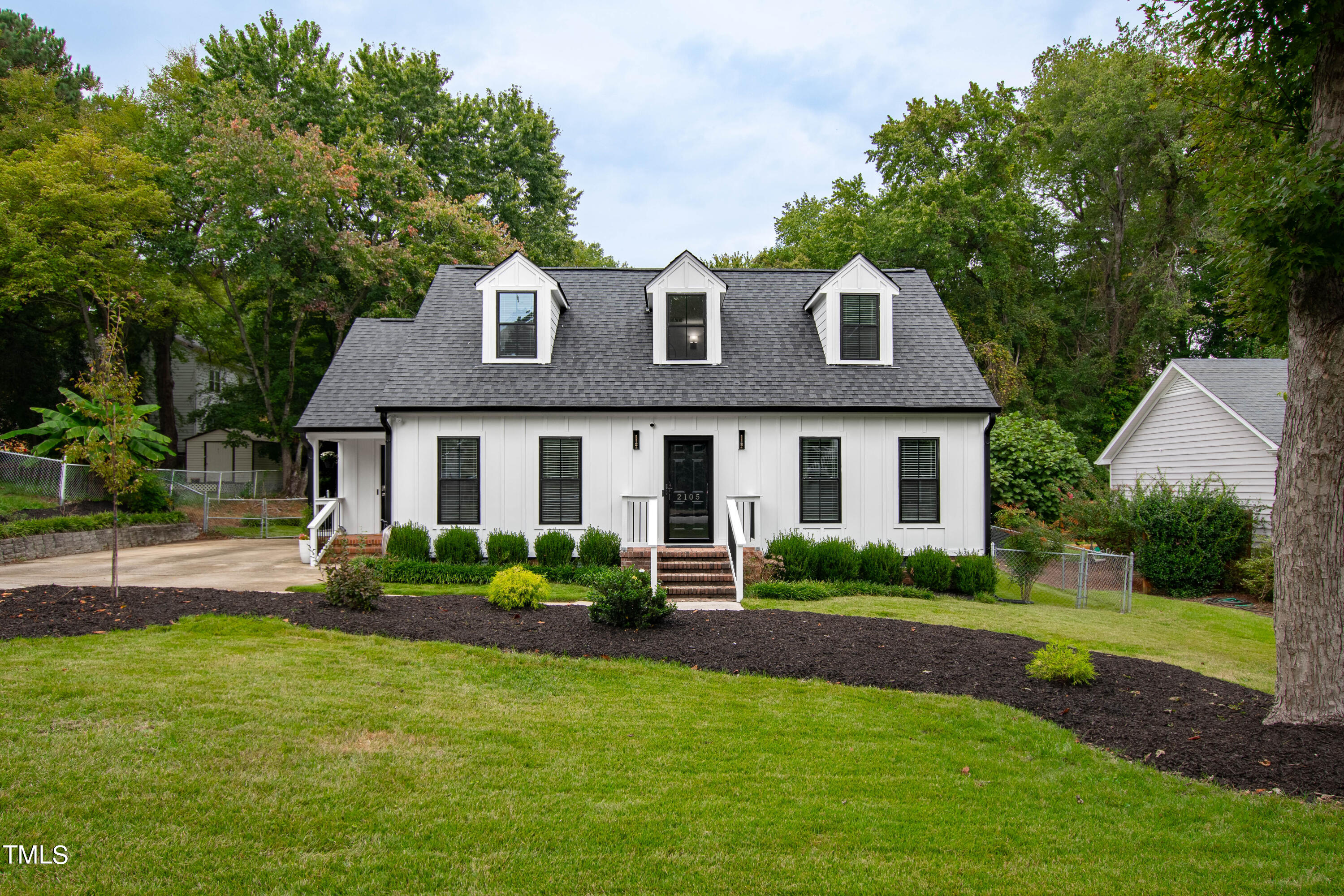 2105 Port Royal Road Raleigh, NC 27609 - Photo 2 of 36 FrontB