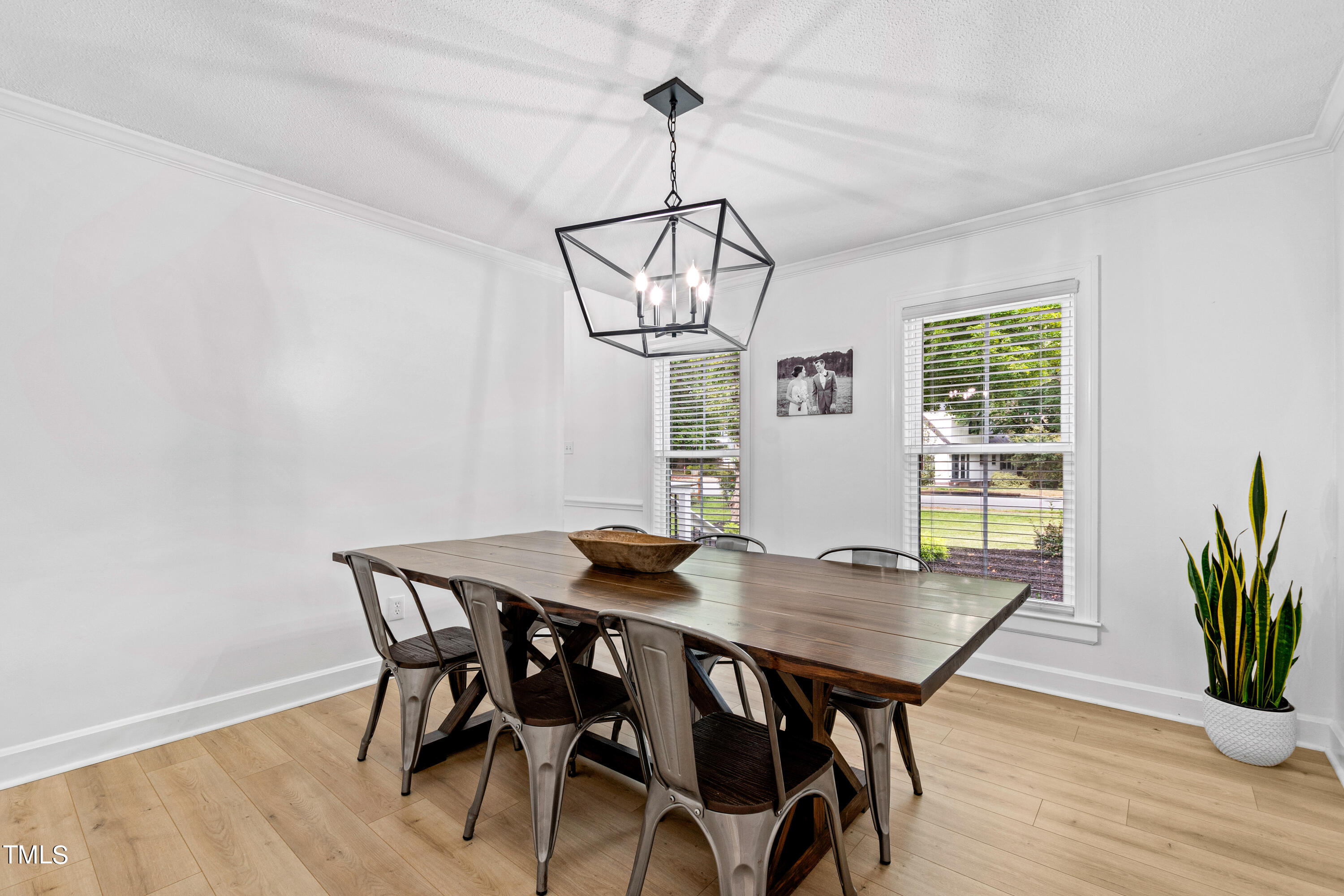 2105 Port Royal Road Raleigh, NC 27609 - Photo 5 of 36 DiningB