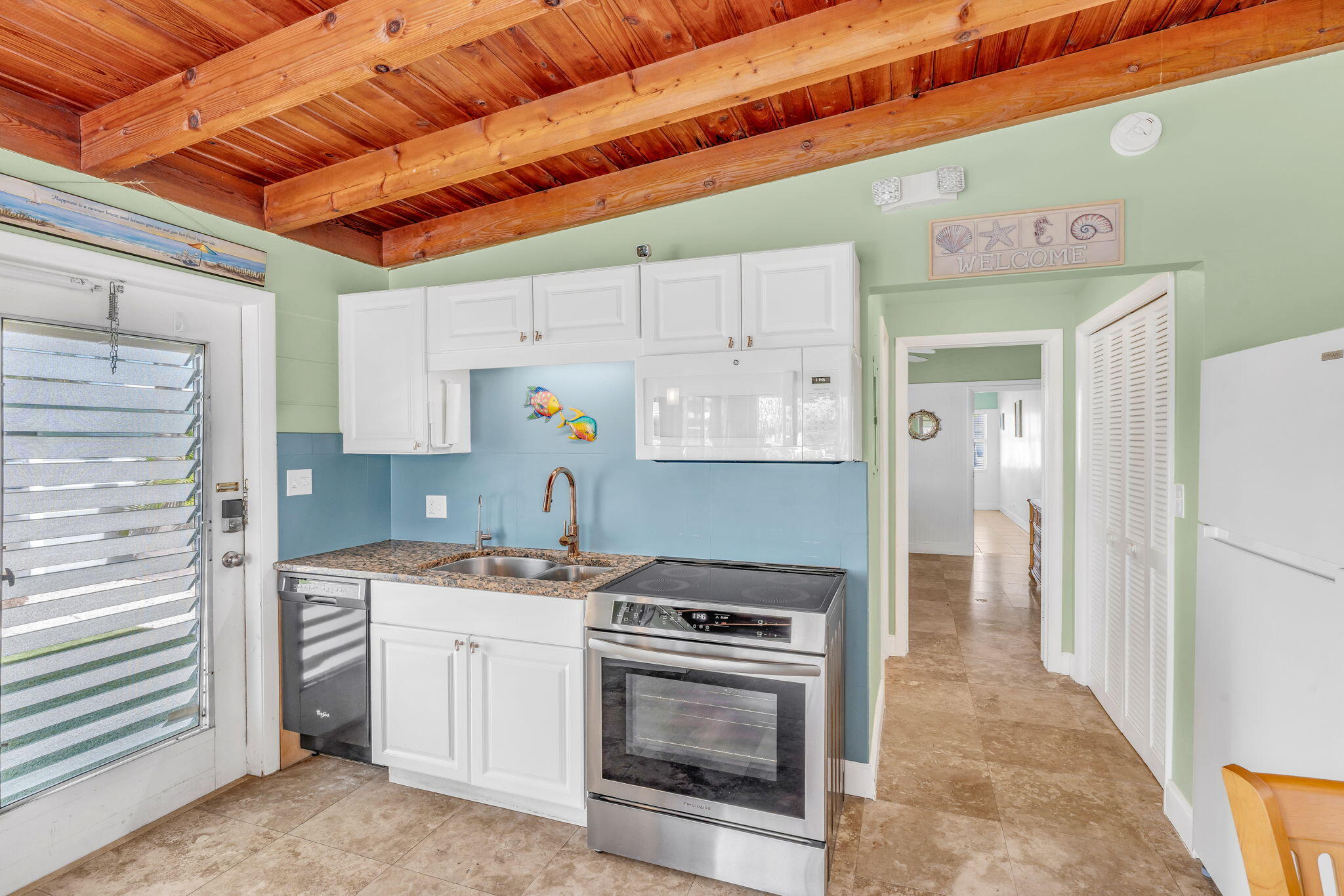 471 9th Street Key Colony Beach, FL 33051 - Photo 11 of 39 471 9th St