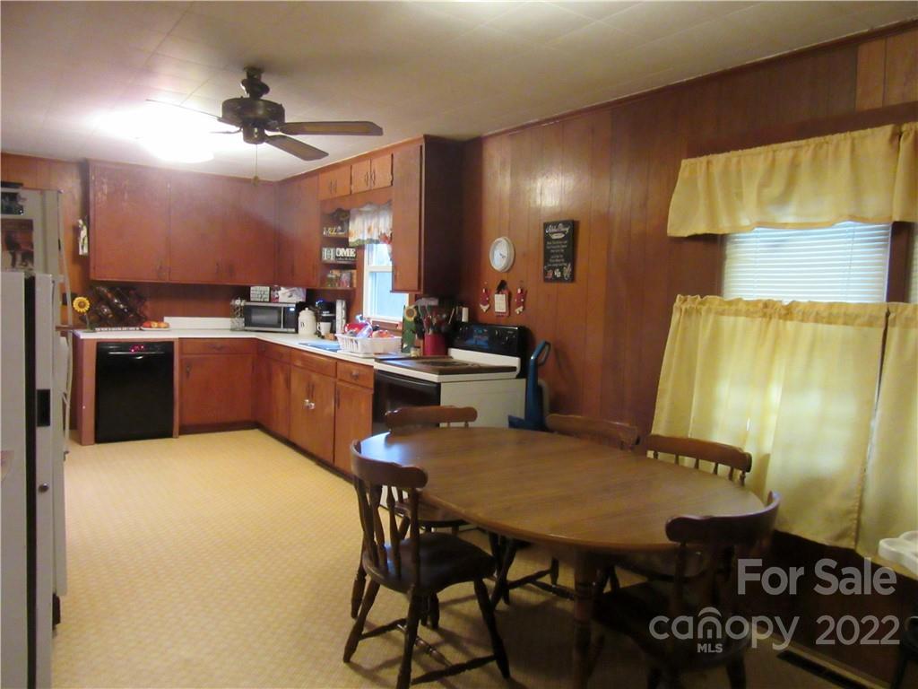 1243 Howard Gap Loop Road Flat Rock, NC 28731 - Photo 19 of 23 Gallery Image 19