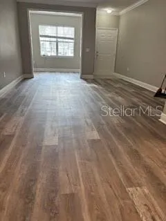 a view of empty room with window