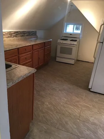 $1,900 | 21 Pleasant Street, Unit 3, Upton, MA 01568