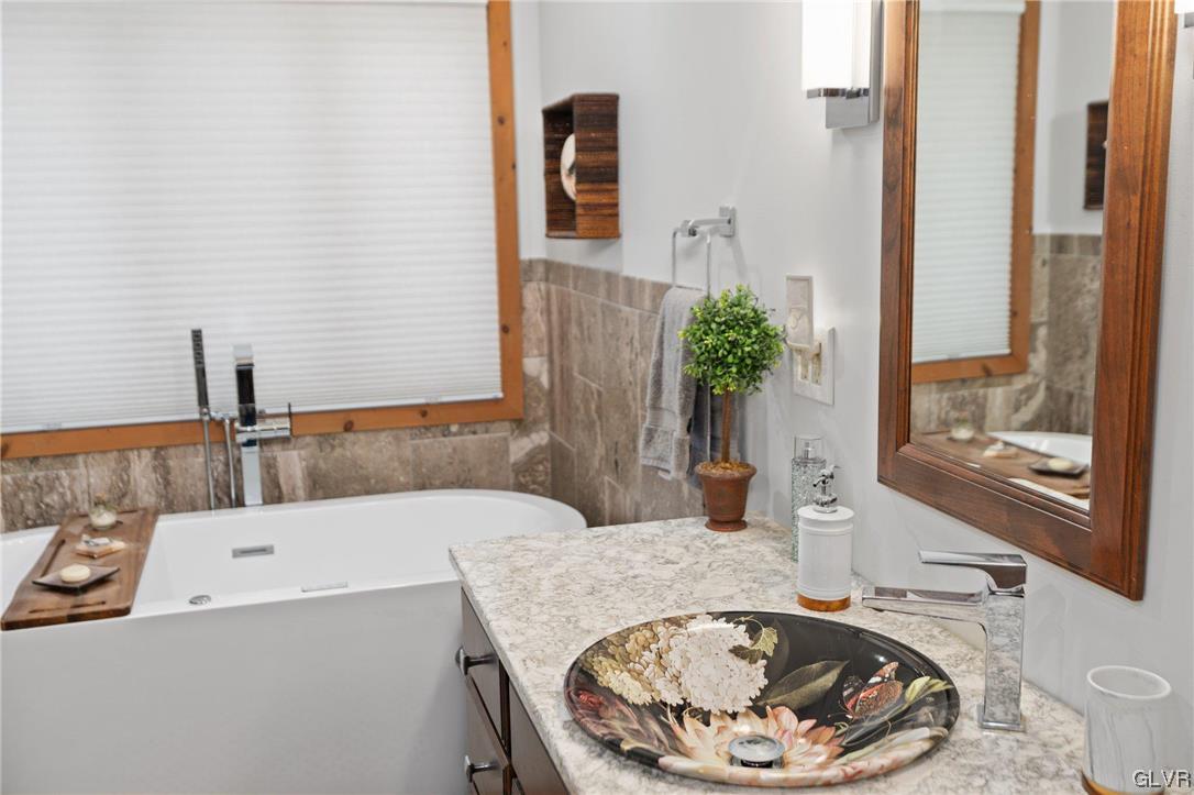 3215 Cherry Ridge Road Bushkill, PA 18324 - Photo 32 of 50 a dining room with furniture and window