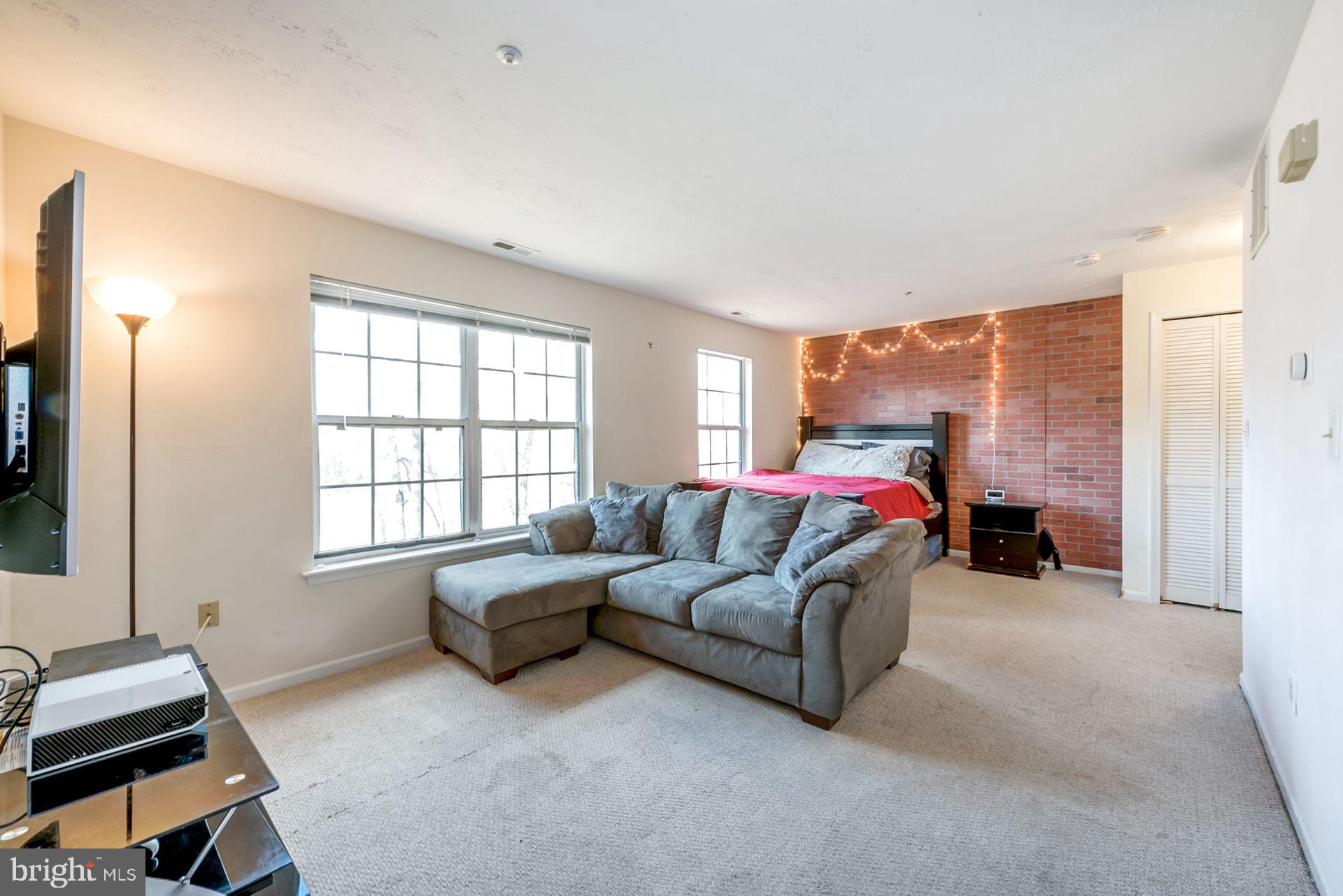 433 Brickhouse Road Princeton, NJ 08540 - Photo 2 of 9