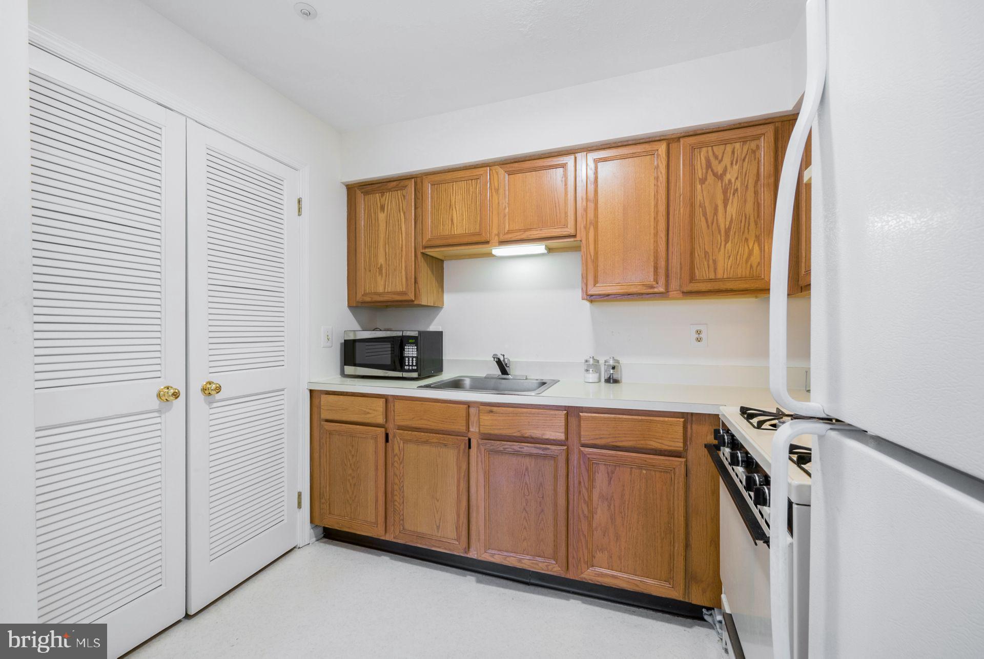 433 Brickhouse Road Princeton, NJ 08540 - Photo 7 of 9